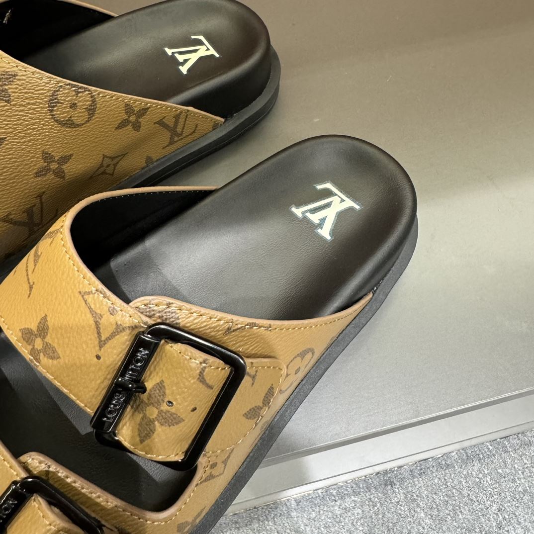 Louis Vuitton Slippers